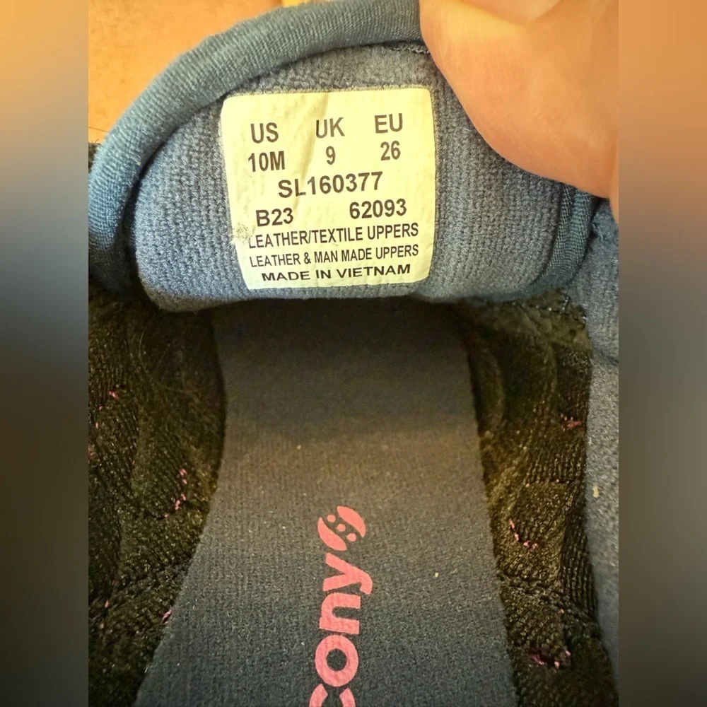 Saucony Kids Navy and Pink Sneakers NWOT